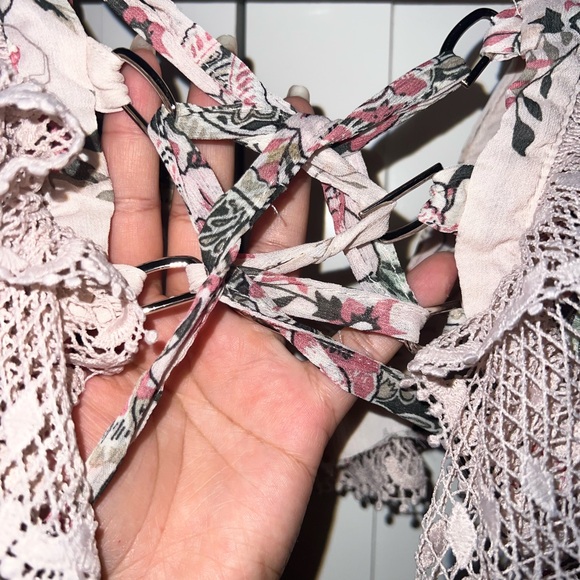 Floral Lace-Up Ruffle Blouse - Picture 5 of 7